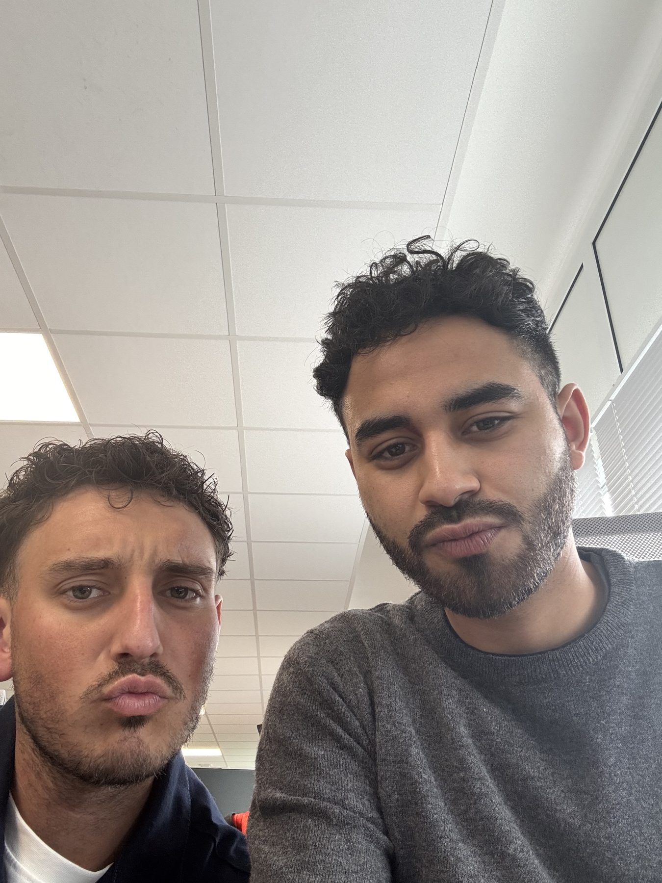 Selfie avec une expression sérieuse
